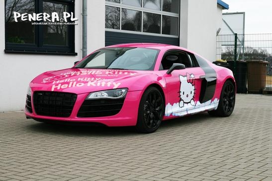 Różowe Audi R8 wersja Hello Kitty