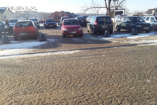 Nie ma to jak zaparkować na wyjeździe z parkingu