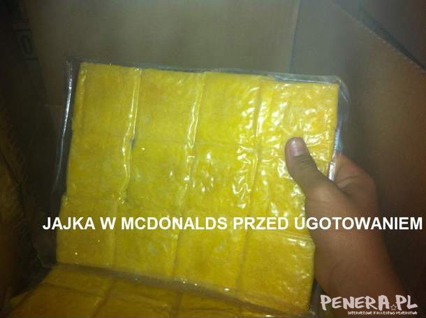 Jajka w McDonalds przed ugotowaniem